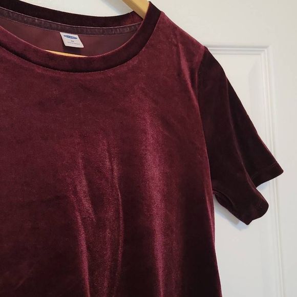 Old Navy Velvet Tee Shirt Maroon Burgundy Wine XS - Picture 3 of 8